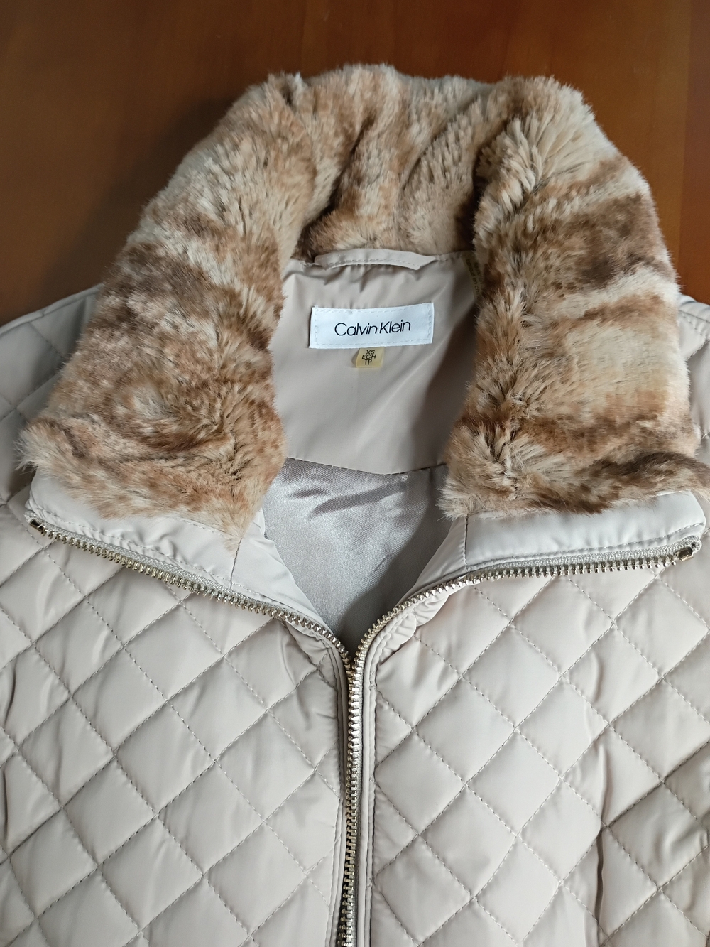 Calvin Klein Quilted Faux-Fur Collar Puffer Vest - Beige - Picture 4 of 12